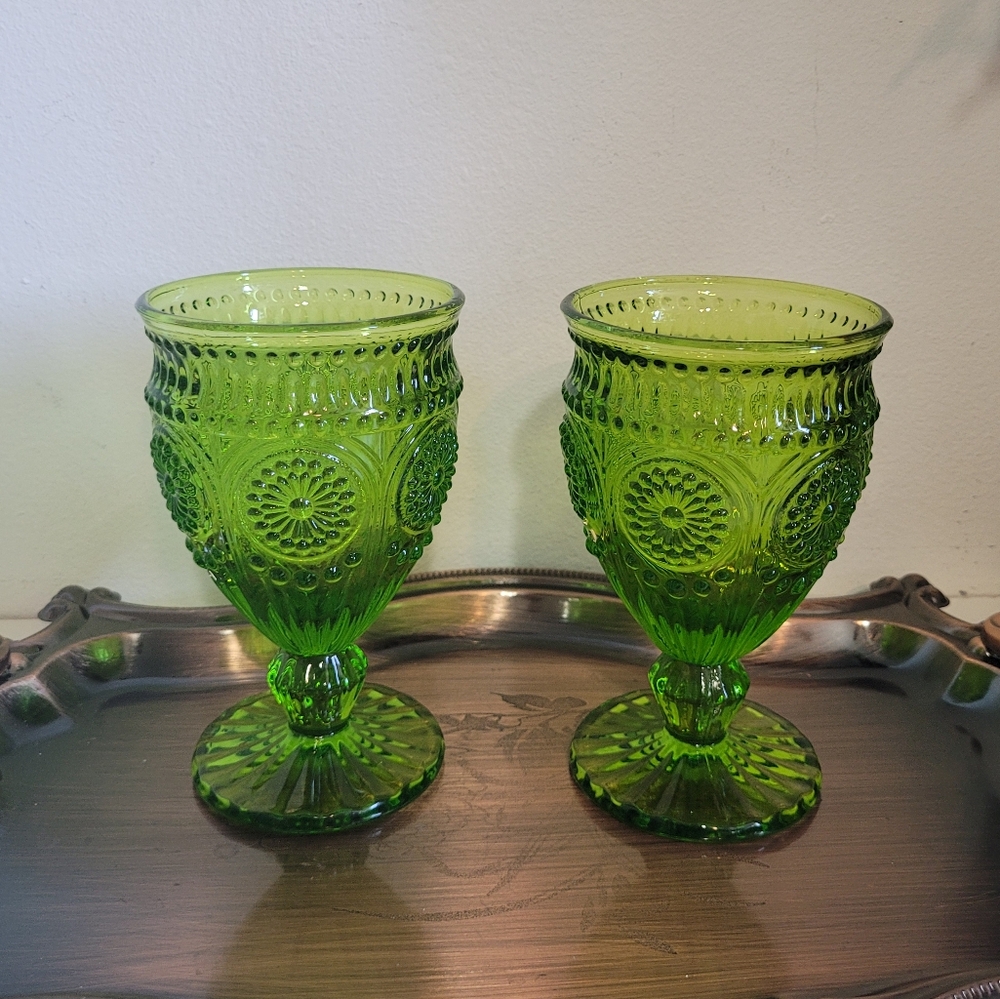 Pioneer Woman Adeline Green Goblets, set of 2